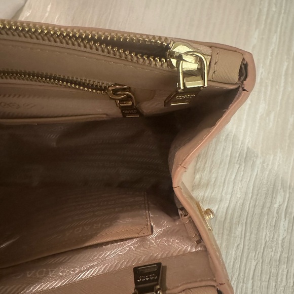 Prada galleria saffiano handbag - Picture 3 of 13